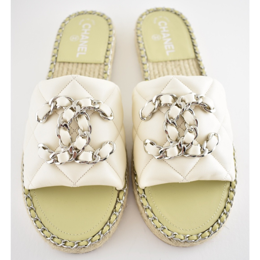 Chanel 25P Ivory Quilted Leather Chain CC Logo Slide Sandal Espadrille Flat 41 - Picture 8 of 16